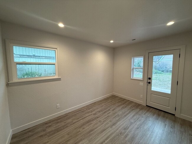 Building Photo - Immaculate FULL-REMODEL: 3 Bed 2 Bath Spokane Home w/ Brand New Everything!!