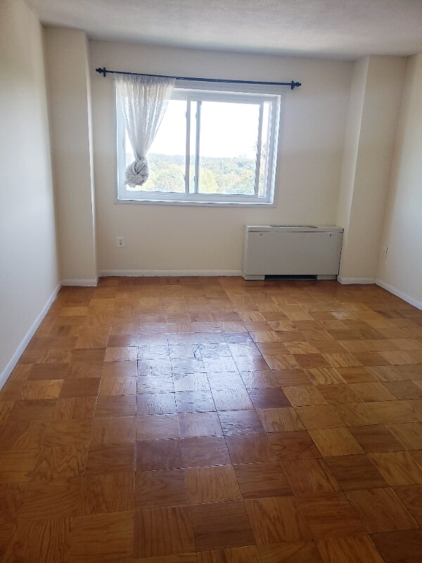 Building Photo - 1121 University Blvd W