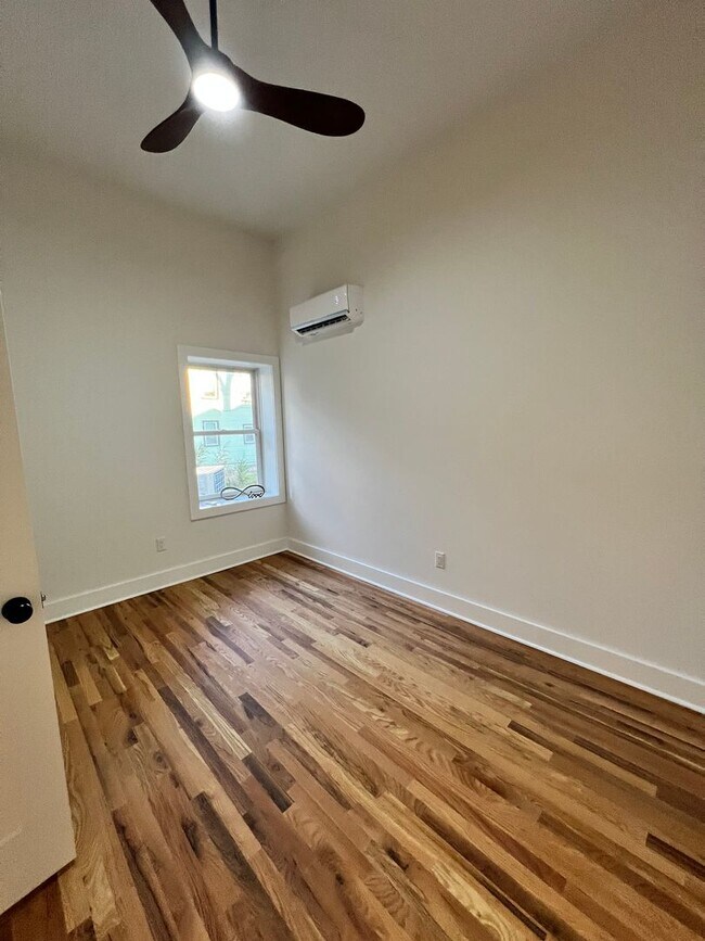 Building Photo - 106 E Broad St