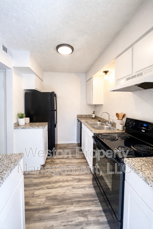 Building Photo - 6054 Northwest Expy