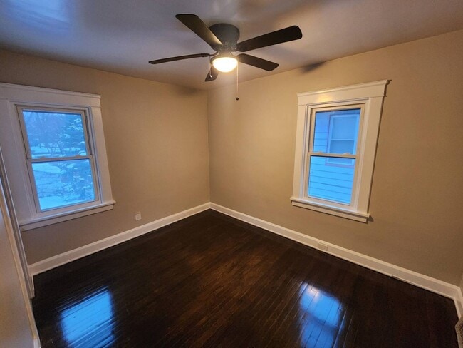 Building Photo - Charming 3-Bedroom Property in Prime Location