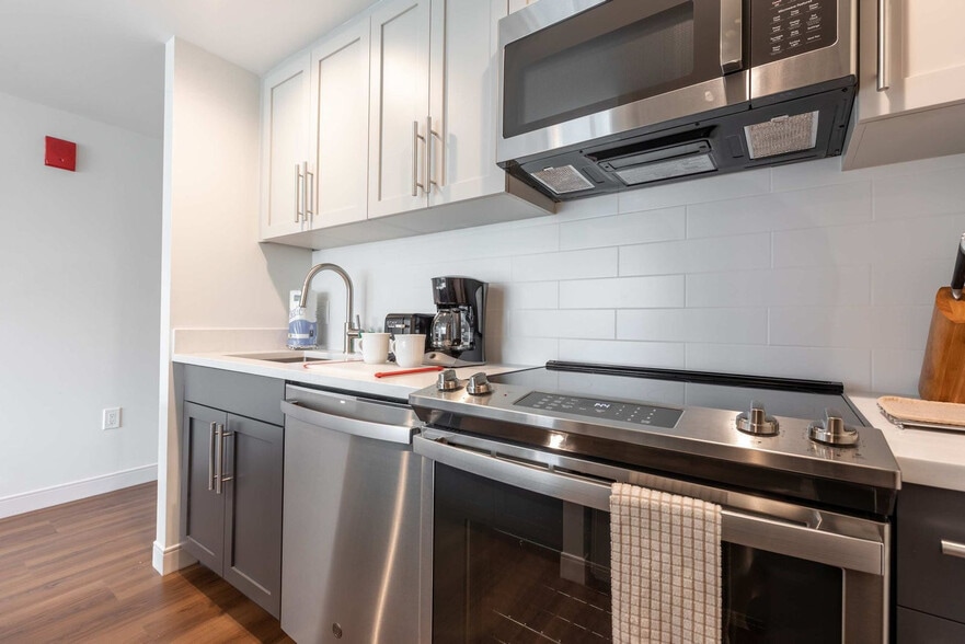 Building Photo - 350 Third Street-SI FL8-ID1050399P