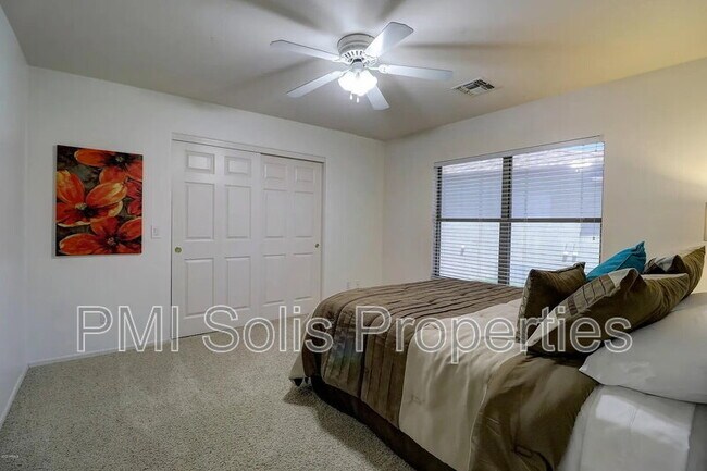 Building Photo - 13412 W Annika Dr