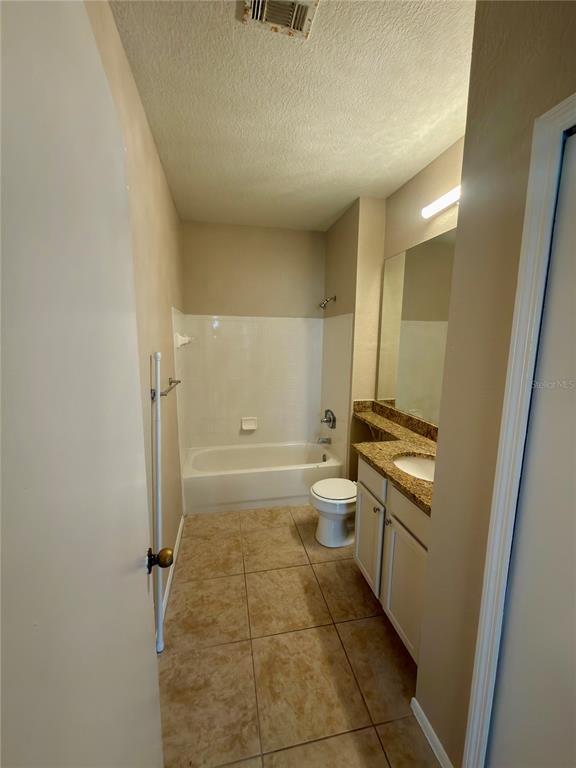 Building Photo - 107 Vista Verdi Cir