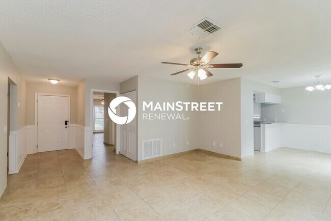 Building Photo - 3 Bedroom Pet-Friendly Home in Tampa, FL with Main Street Renewal