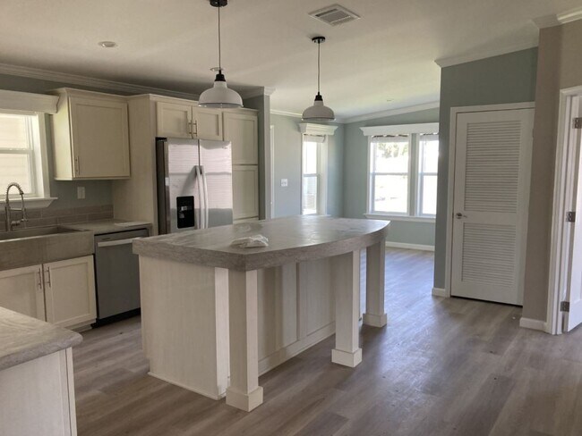 Building Photo - 3630 Vine Trl