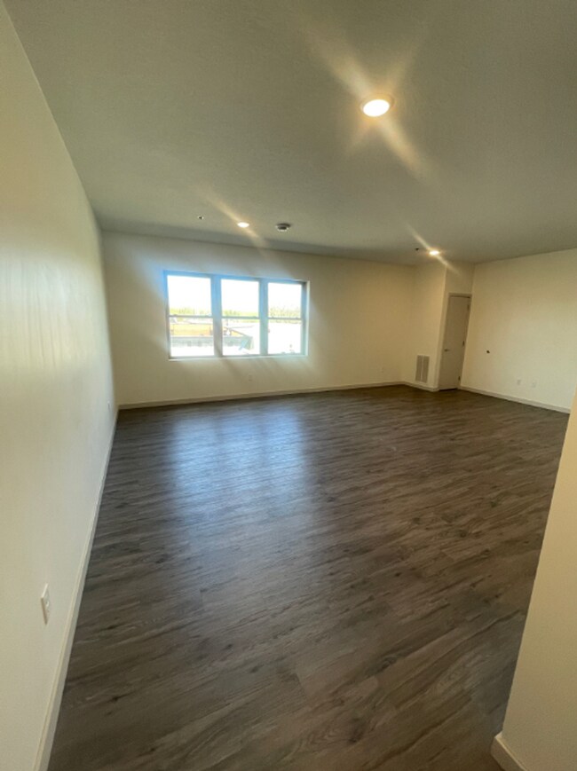 Building Photo - Two-Bedroom Unit at Tiller+Main