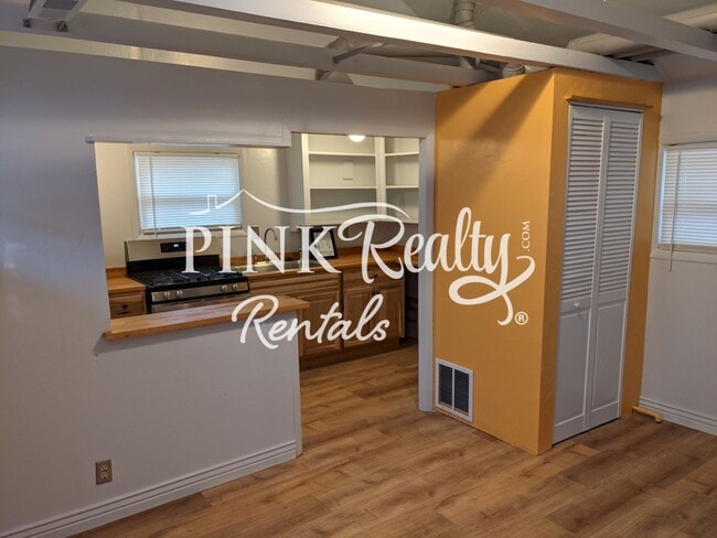 Building Photo - 17 Narrows Rd