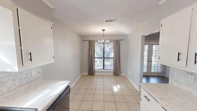 Building Photo - 1619 Leader Dr