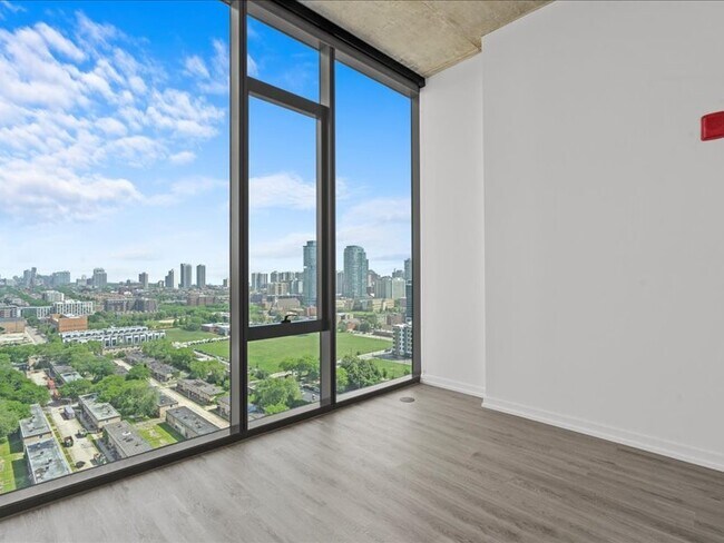 Building Photo - 808 N Cleveland Ave