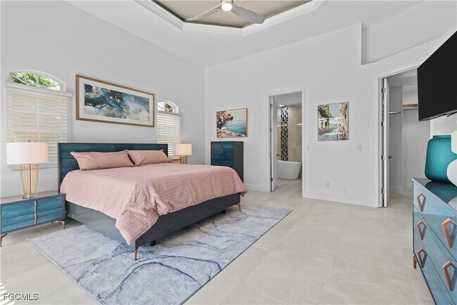 Building Photo - 2417 Cape Coral Pkwy W