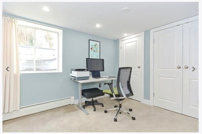 Building Photo - 36 Alleyne St