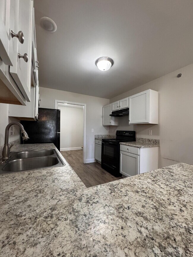 Building Photo - Cozy 2-Bed, 1-Bath Home in Easley – Conven...