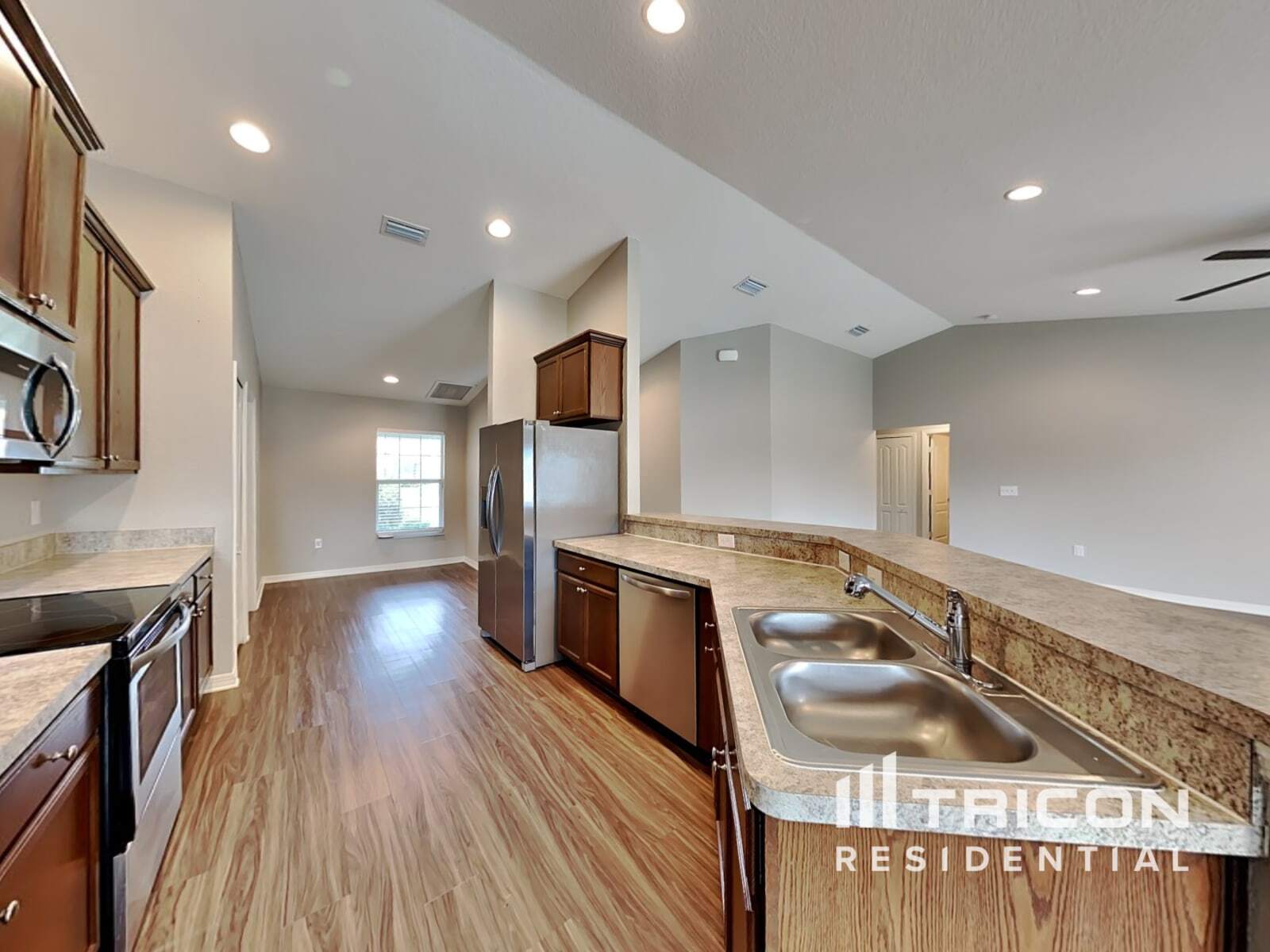 Building Photo - 113 Solis Dr