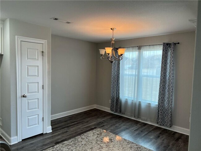 Building Photo - 508 Vista Del Valle St