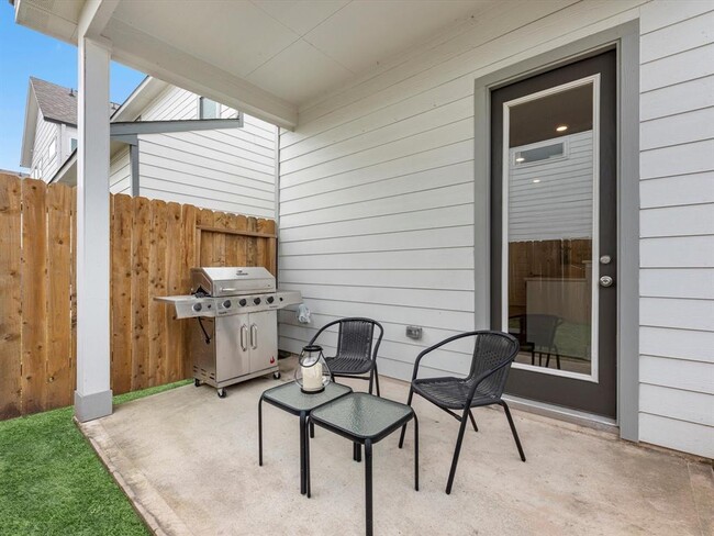 Building Photo - 4420 Ibiza Ln