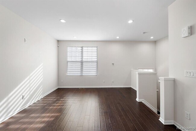 Building Photo - 2884 Glenbar Cir