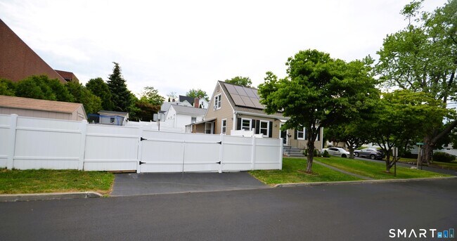 Building Photo - 430 Berkeley Rd