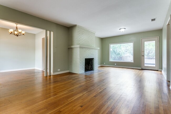 Building Photo - 321 Rittiman Rd