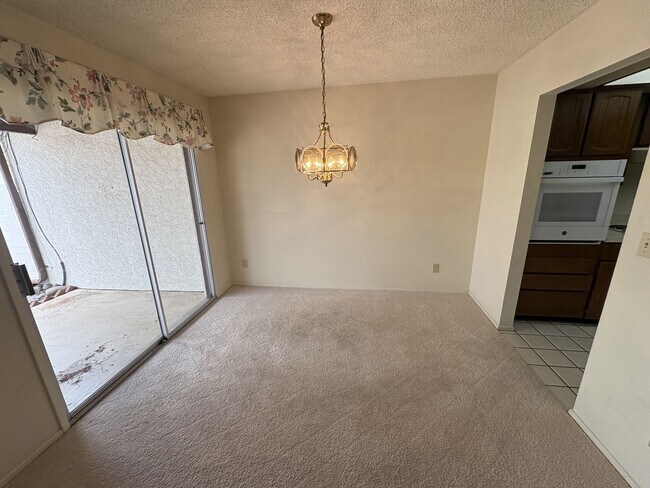 Building Photo - 9061 E Palms Park Dr