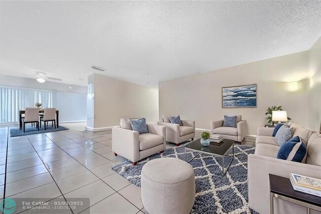 Building Photo - 4360 Riverside Dr