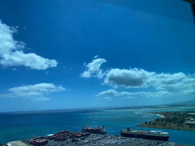Building Photo - The Collection at Ala Moana