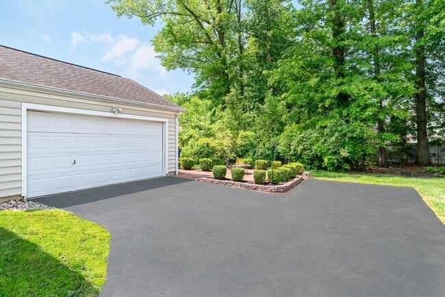 Building Photo - 4105 Sweet Shadow Ave