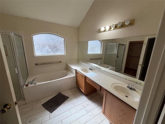 Building Photo - 10309 Broomflower Dr