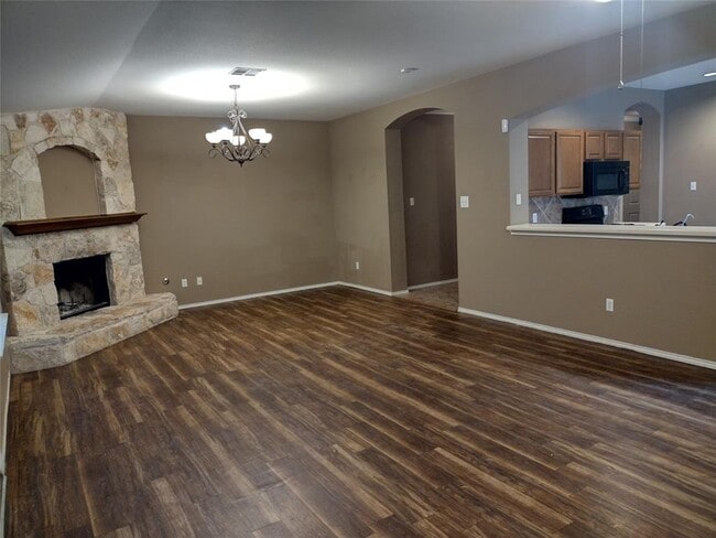 Building Photo - 136 Trinity Dr