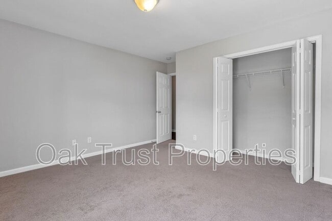 Building Photo - 438 Green Park Ln