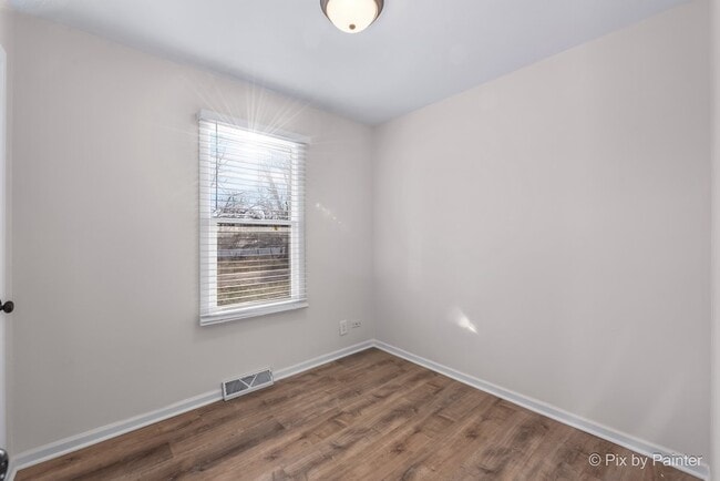 Building Photo - 1019 Maple St