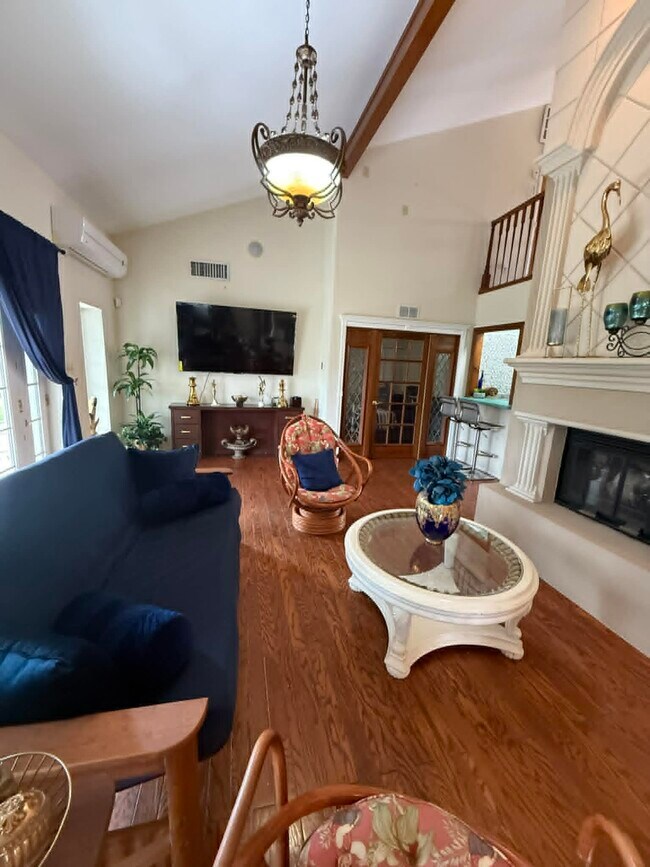 Building Photo - 3110 Jacaranda Dr