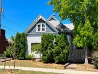 Building Photo - 4Bd/2Ba Two Story House-For Viewing!