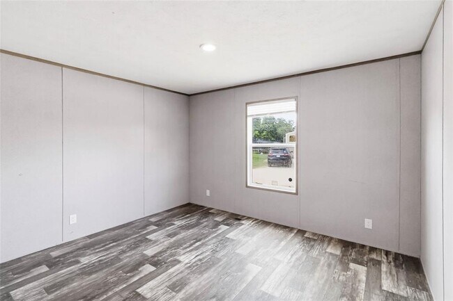 Building Photo - 5670 E Austin St