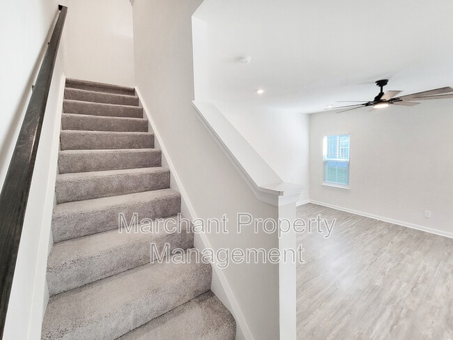 Building Photo - 111 Marthawood Ln