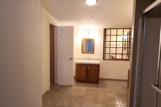 Building Photo - 922 Moss Oak Ct