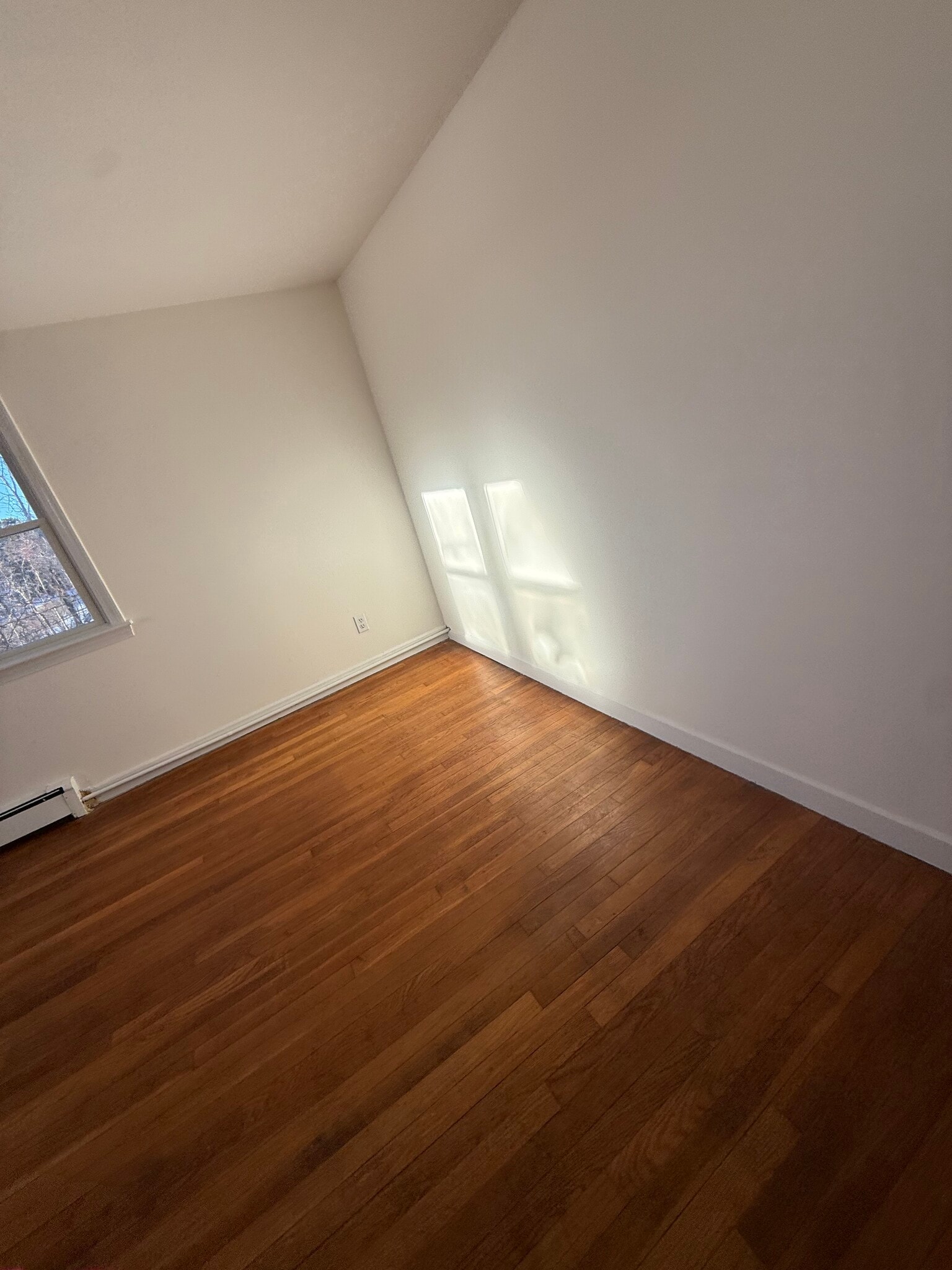 Building Photo - 38 Pine St