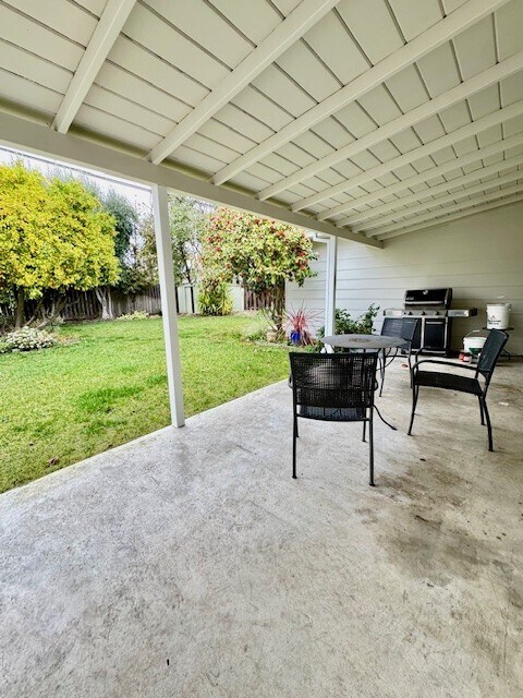 Building Photo - 80 Greenway Dr