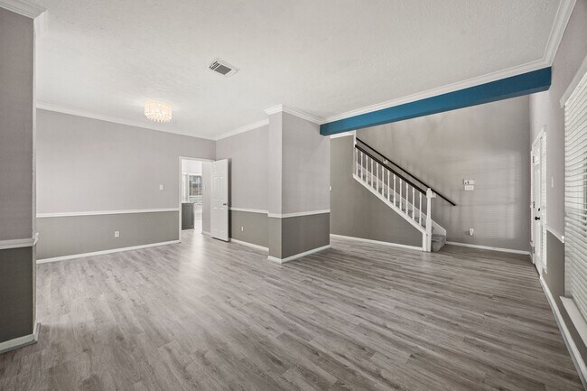 Building Photo - 4707 Leicester Way