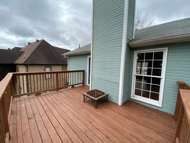 Building Photo - 221 Ridgewood Dr