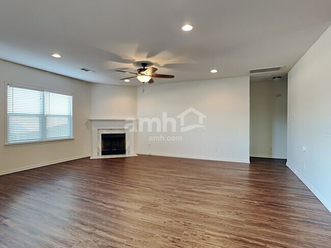 Building Photo - 657 Pemberton Dr