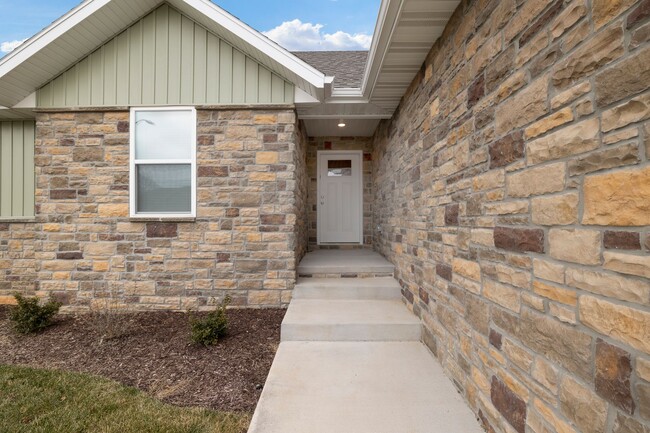 Building Photo - Brand New 4 Bed Room Home in Copper Leaf