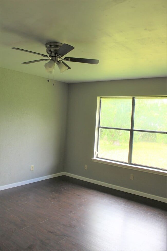 Building Photo - Welcome home!