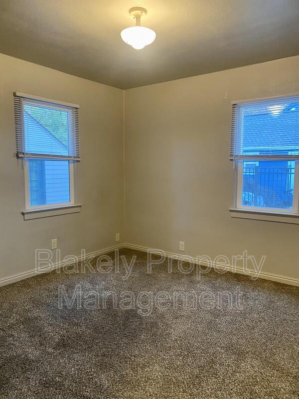 Building Photo - 3009 W Overland Rd