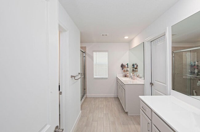 Building Photo - 12686 NW Copper Creek Dr