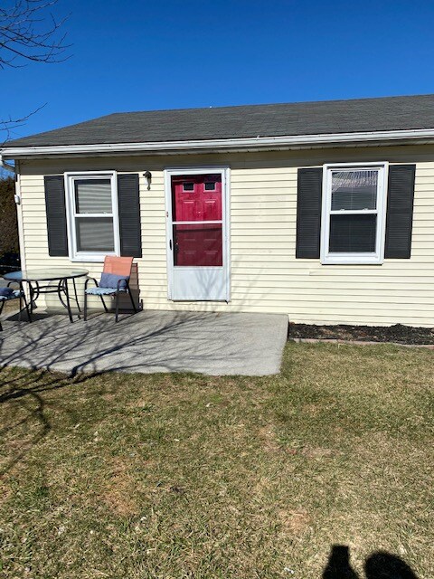 Primary Photo - 121 Bruce Dr