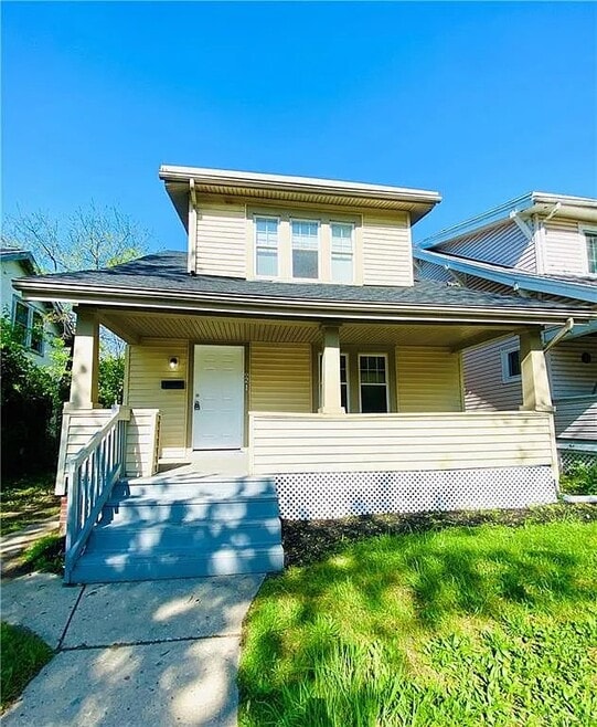 Building Photo - 821 Catalpa Dr.