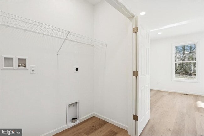 Building Photo - 152 SILVERSMITH Rd