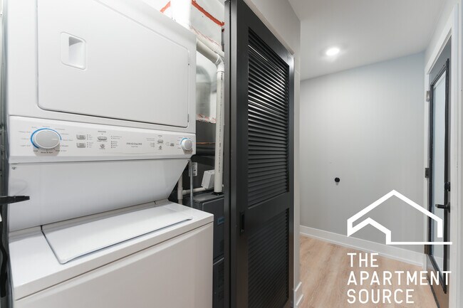 Building Photo - 2200 N Kedzie Blvd