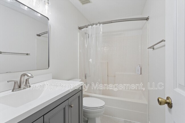 Building Photo - 914 Pine Mill Ct